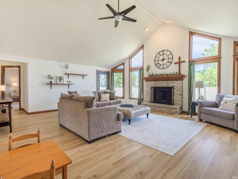 9826 White Hill Court Fort Wayne IN 46804