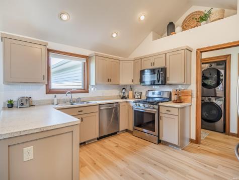 9826 White Hill Court Fort Wayne IN 46804