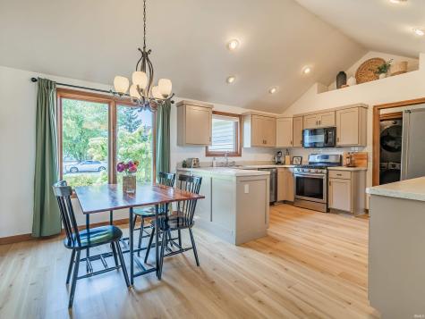 9826 White Hill Court Fort Wayne IN 46804
