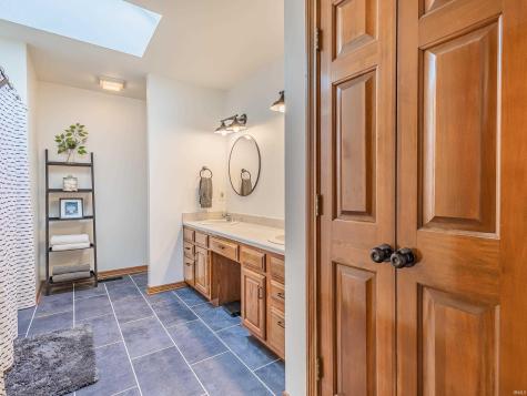 9826 White Hill Court Fort Wayne IN 46804