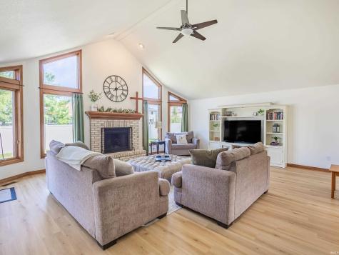 9826 White Hill Court Fort Wayne IN 46804