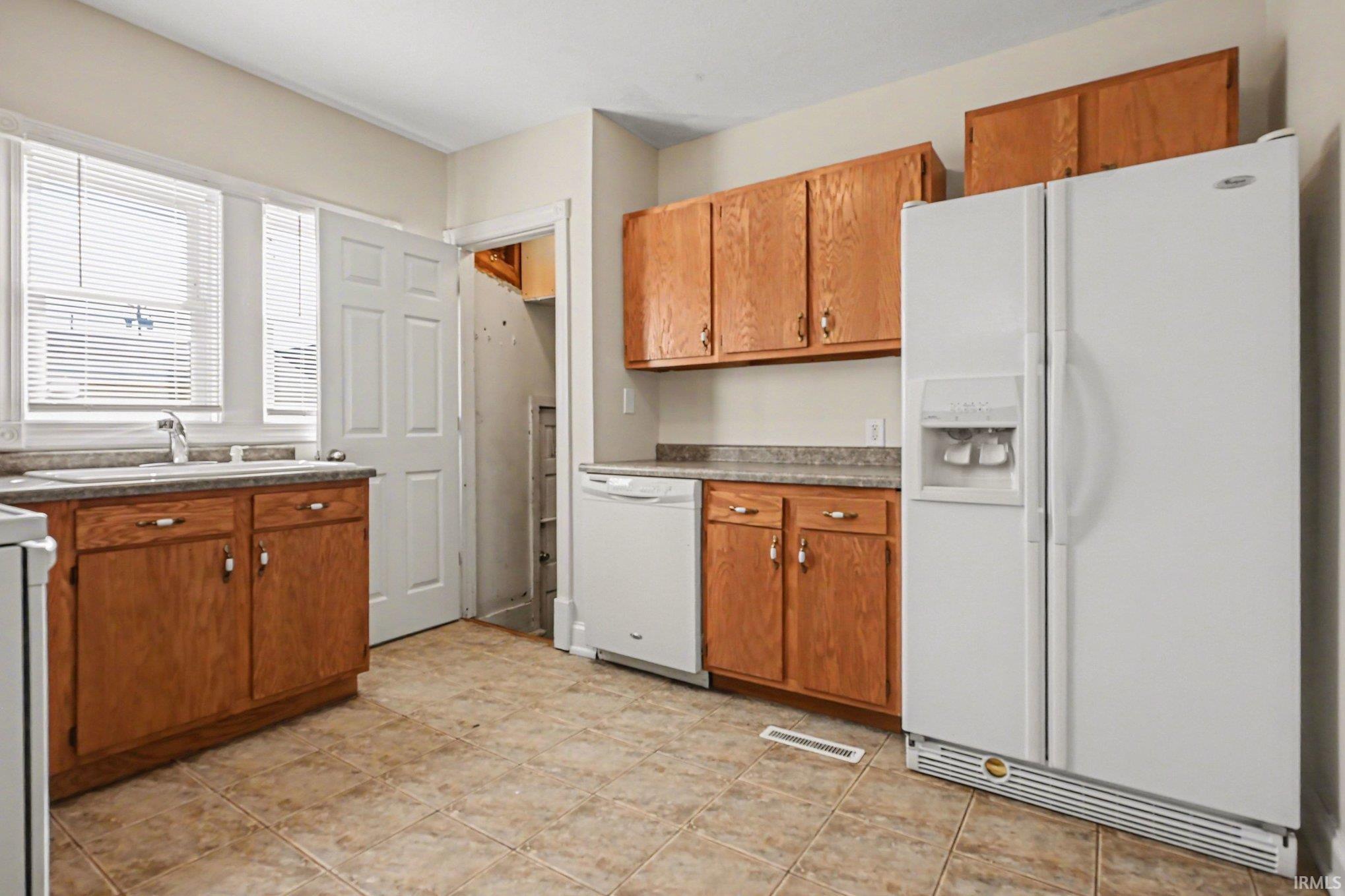 1736 Lincolnway W Osceola IN 46561