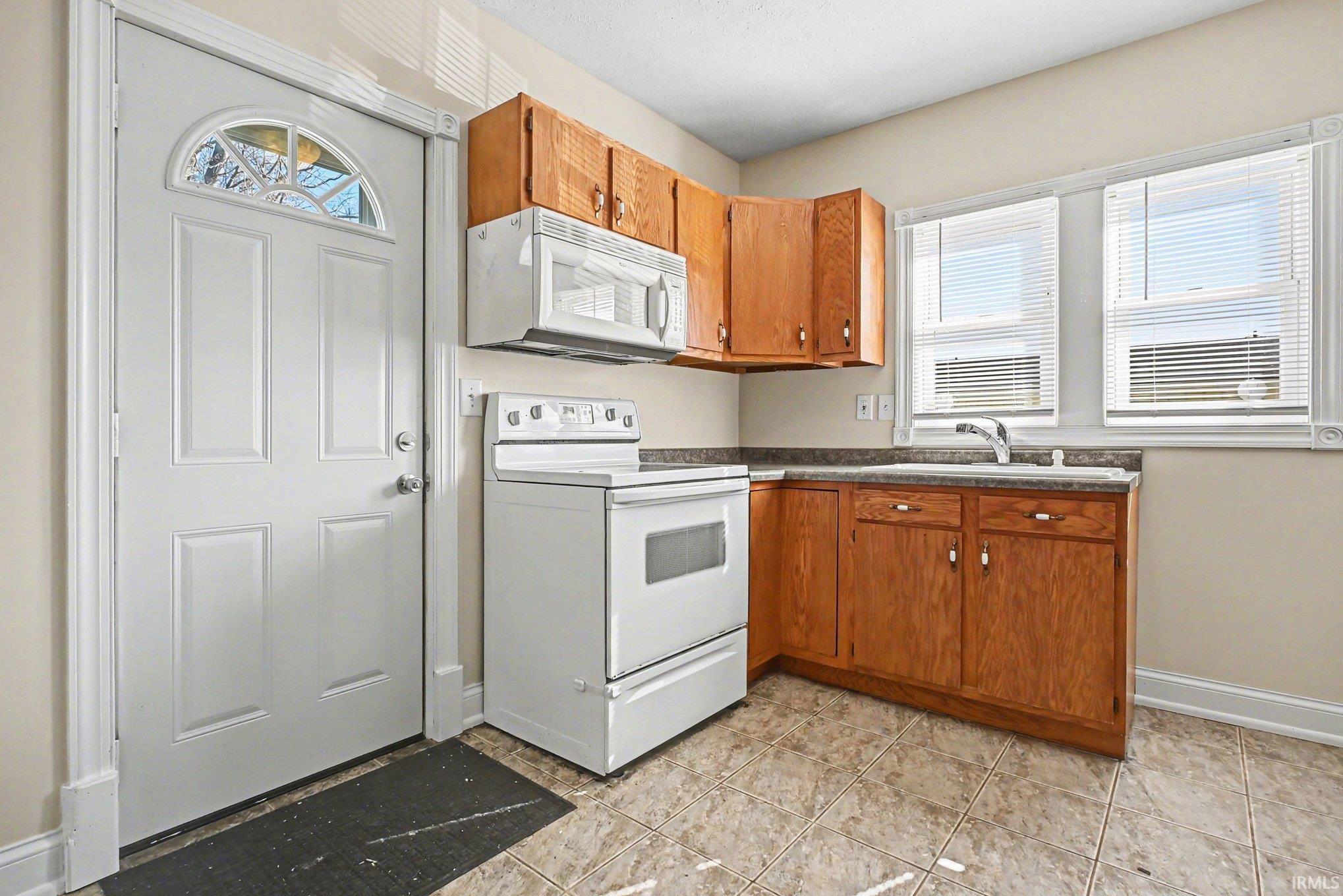 1736 Lincolnway W Osceola IN 46561