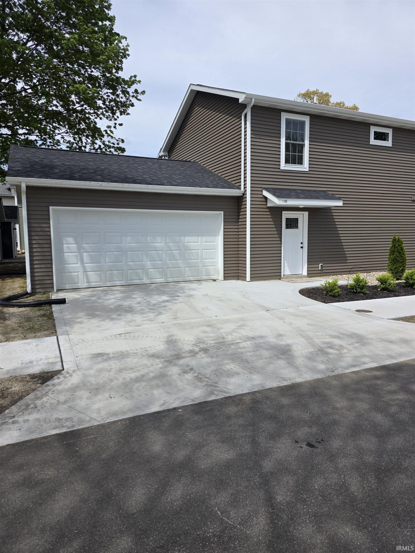 1105 Edwardsburg Avenue Elkhart IN 46514