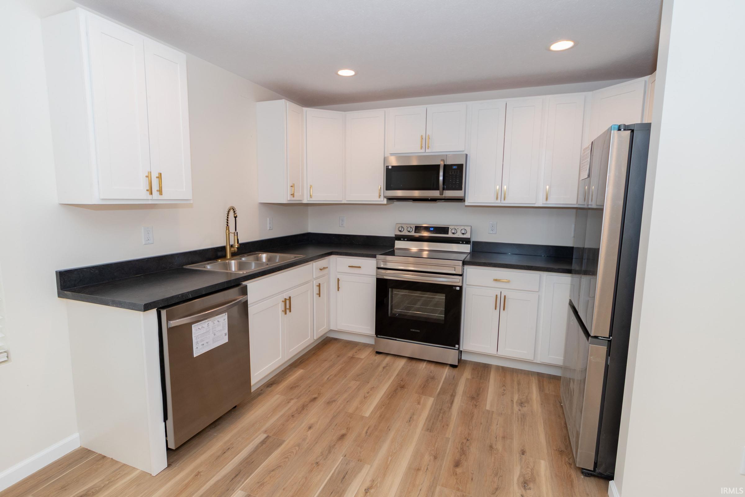 1105 Edwardsburg Avenue Elkhart IN 46514