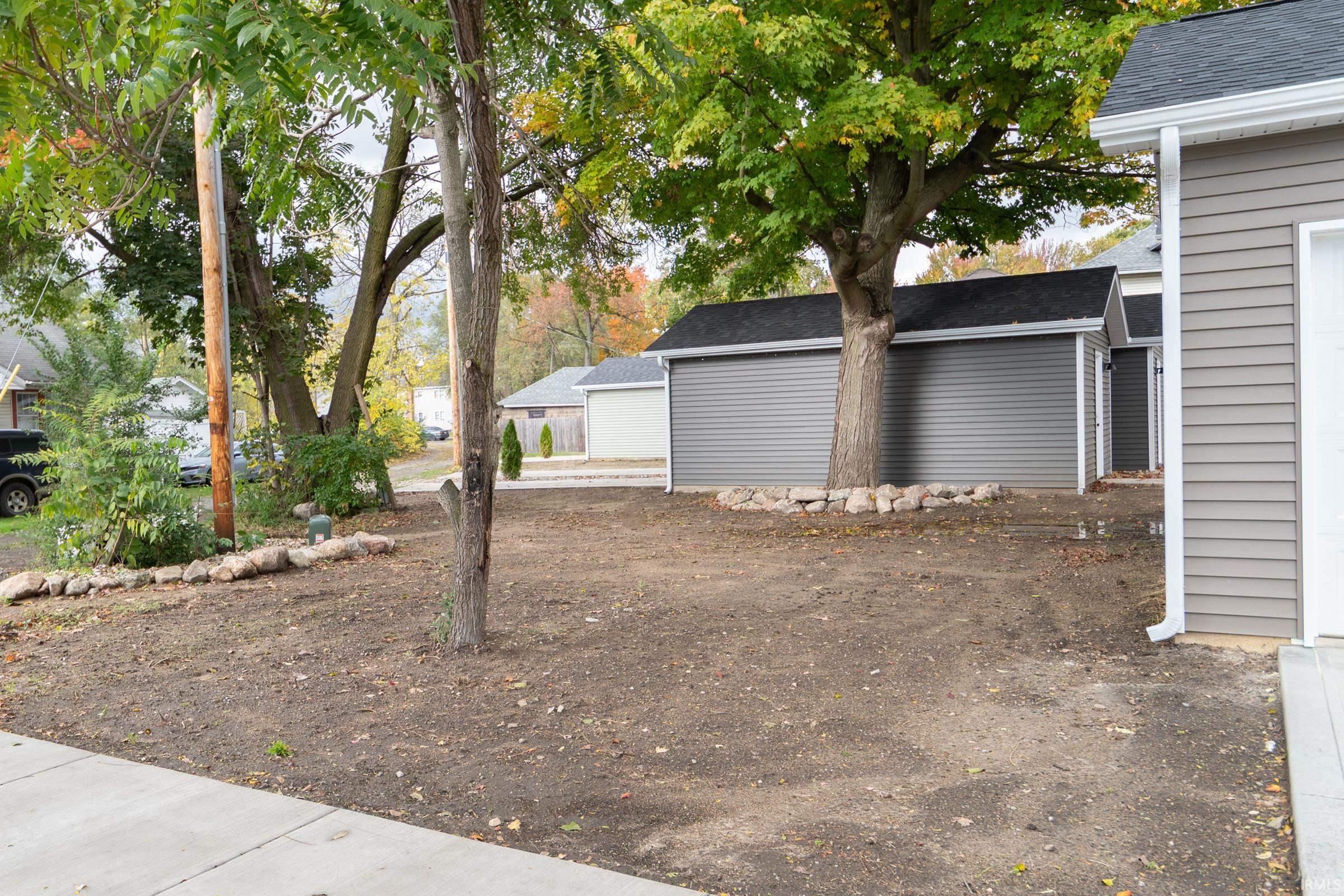 1105 Edwardsburg Avenue Elkhart IN 46514