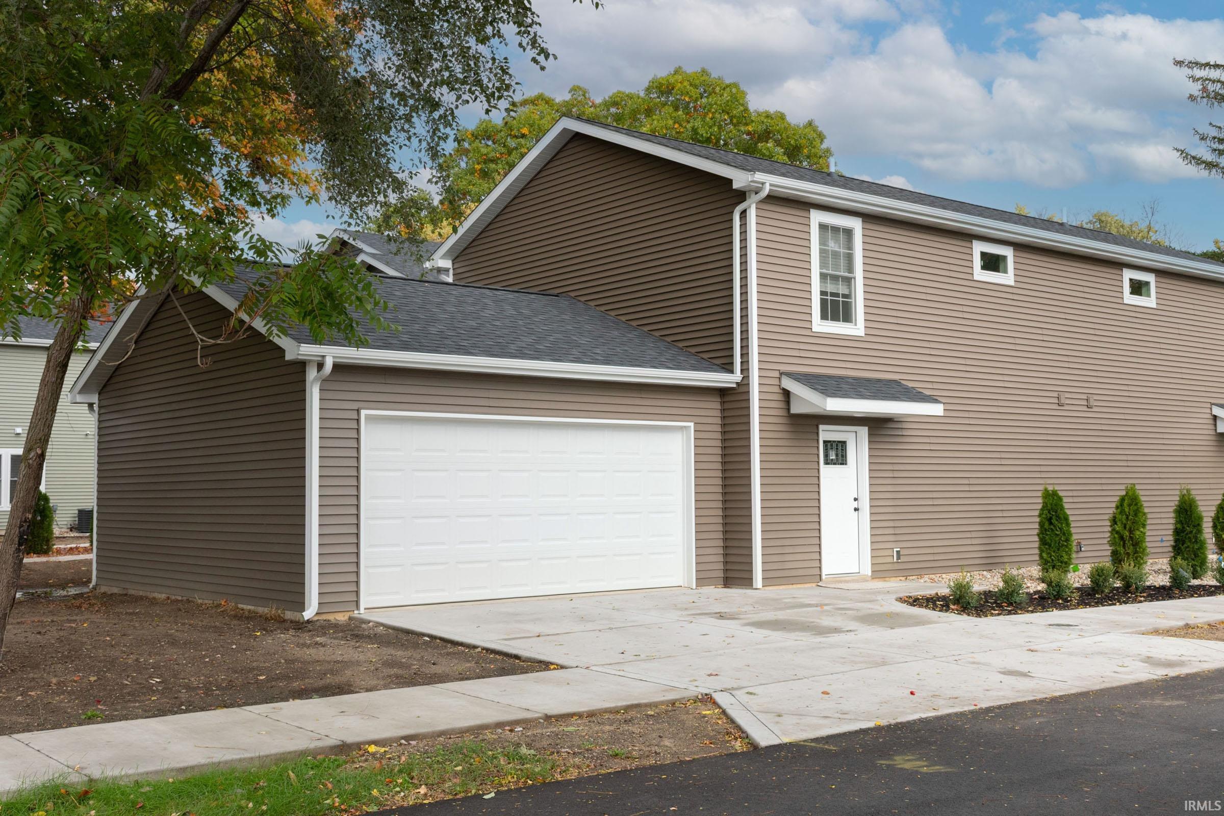 1105 Edwardsburg Avenue Elkhart IN 46514