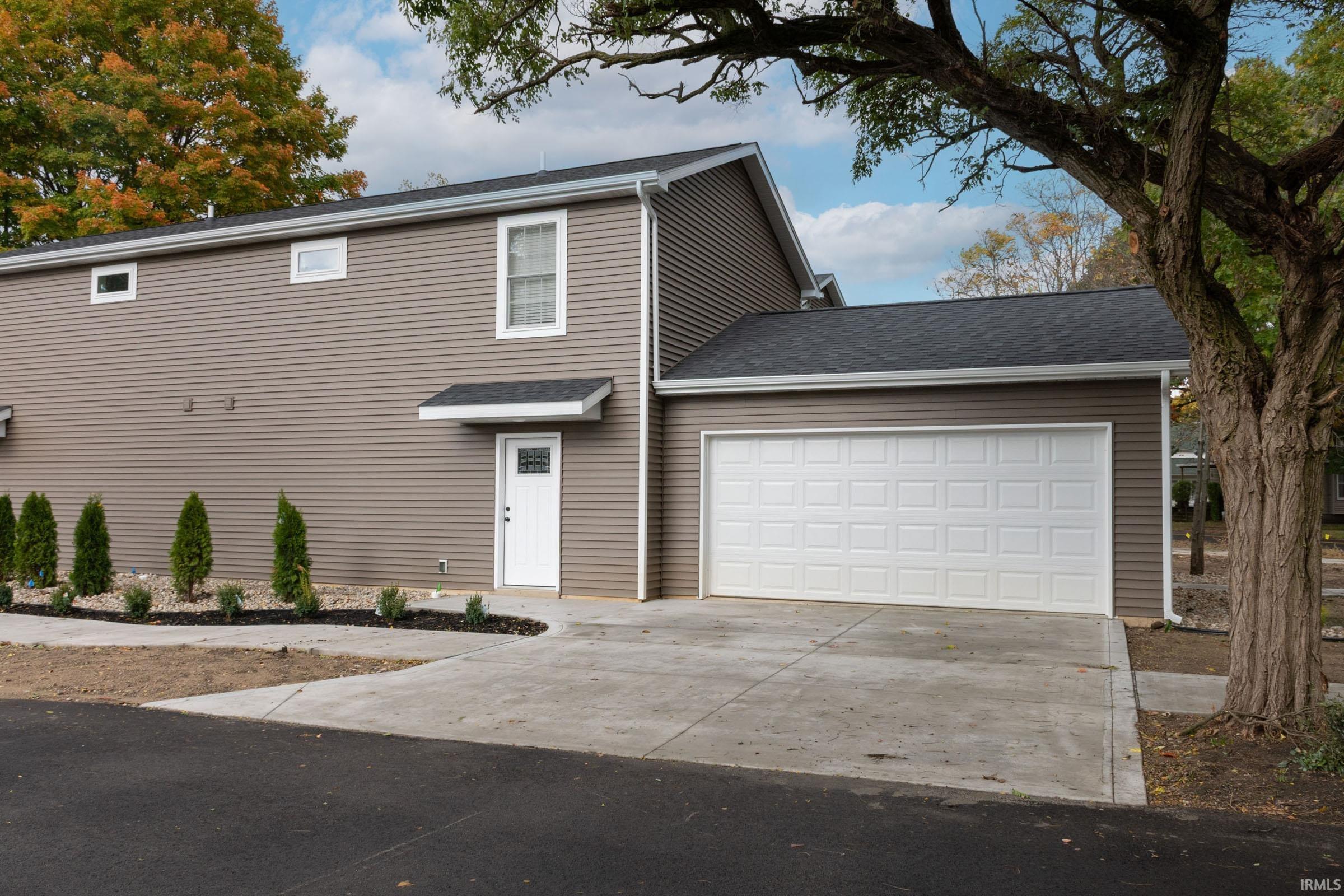 1105 Edwardsburg Avenue Elkhart IN 46514