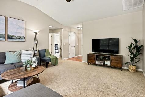 671 Stag Drive Warsaw IN 46582