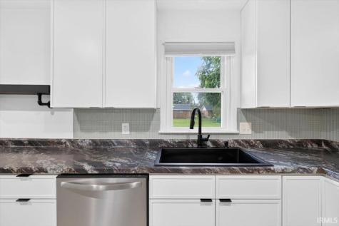 2815 Yellowwood Court Columbus IN 47203