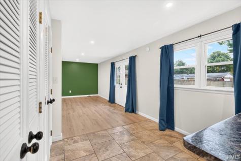 2815 Yellowwood Court Columbus IN 47203