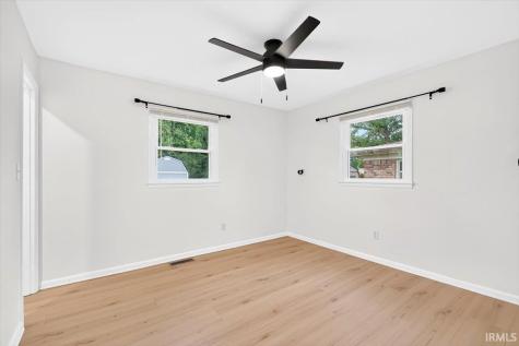 2815 Yellowwood Court Columbus IN 47203