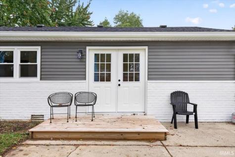 2815 Yellowwood Court Columbus IN 47203