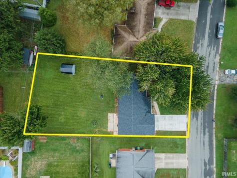 2815 Yellowwood Court Columbus IN 47203