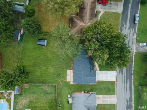 2815 Yellowwood Court Columbus IN 47203