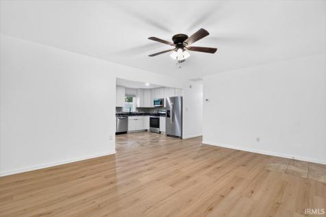 2815 Yellowwood Court Columbus IN 47203