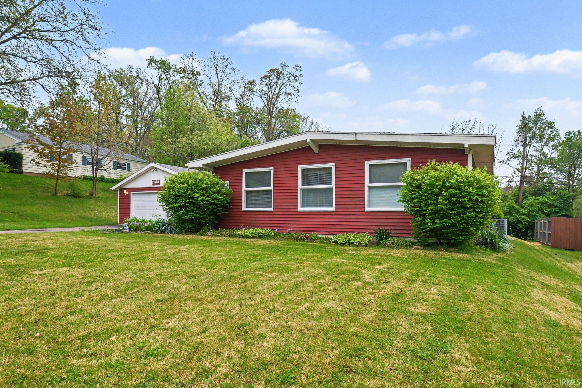 1730 Ridgedale Road South Bend IN 46614