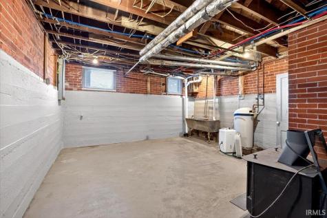 112 W 1st Street Brookston IN 47923
