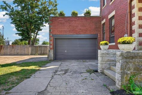 112 W 1st Street Brookston IN 47923