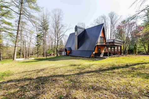 123 Empire Lane Bedford IN 47421