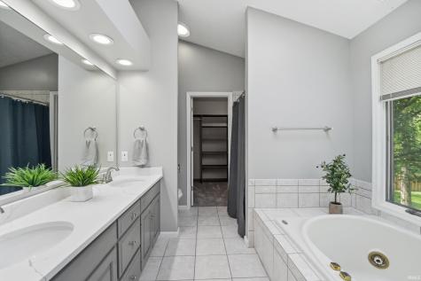 820 Deerwood Ridge Lafayette IN 47905