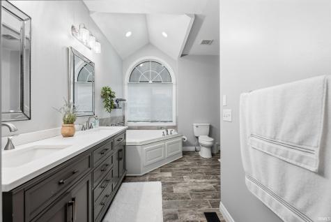 8609 Greyhawk Drive Fort Wayne IN 46835