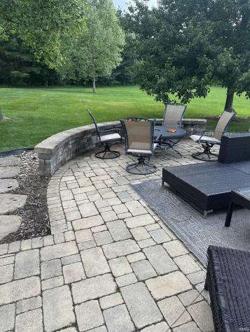 61705 Greentree Drive South Bend IN 46614