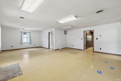 2082 W State Road 54 Bloomfield IN 47424