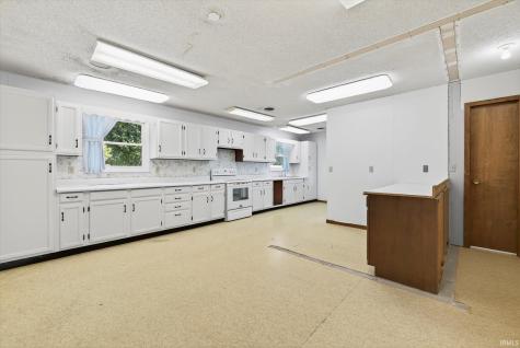 2082 W State Road 54 Bloomfield IN 47424