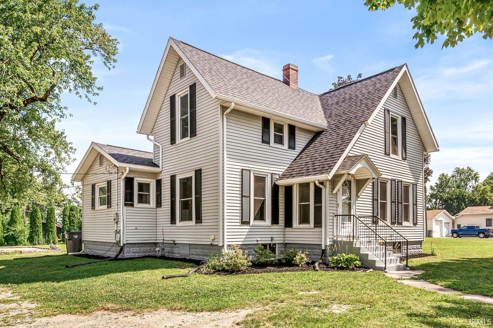212 E Waterford Street Wakarusa IN 46573