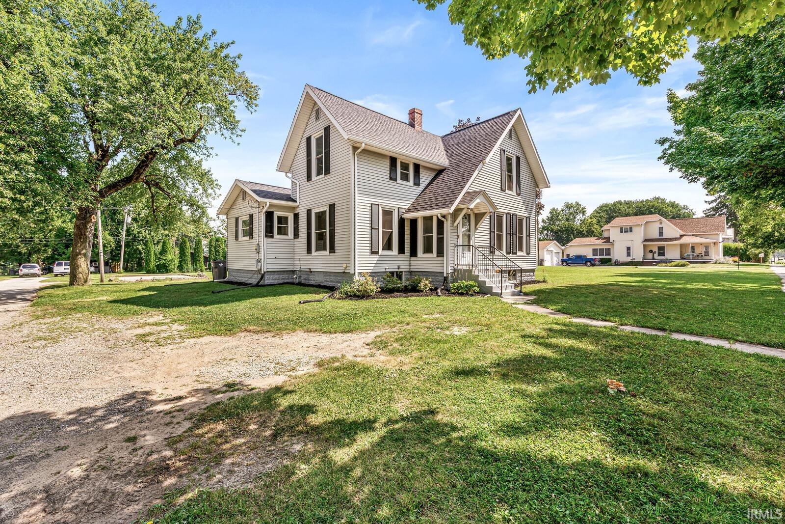 212 E Waterford Street Wakarusa IN 46573