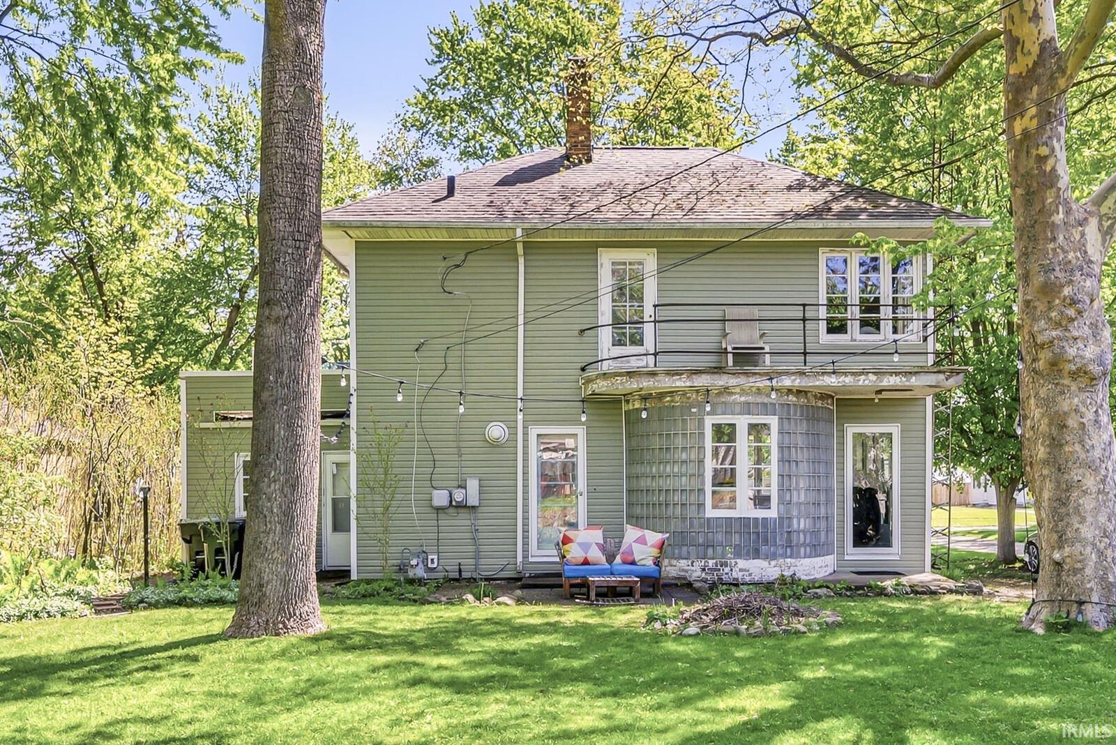 1821 College Street South Bend IN 46628