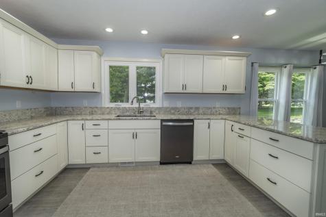 2112 Foxboro Court Mishawaka IN 46545