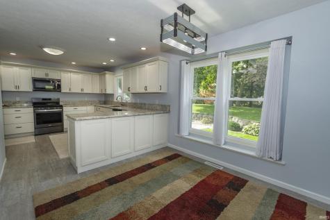 2112 Foxboro Court Mishawaka IN 46545