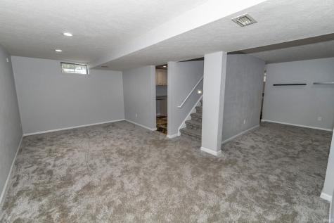 2112 Foxboro Court Mishawaka IN 46545