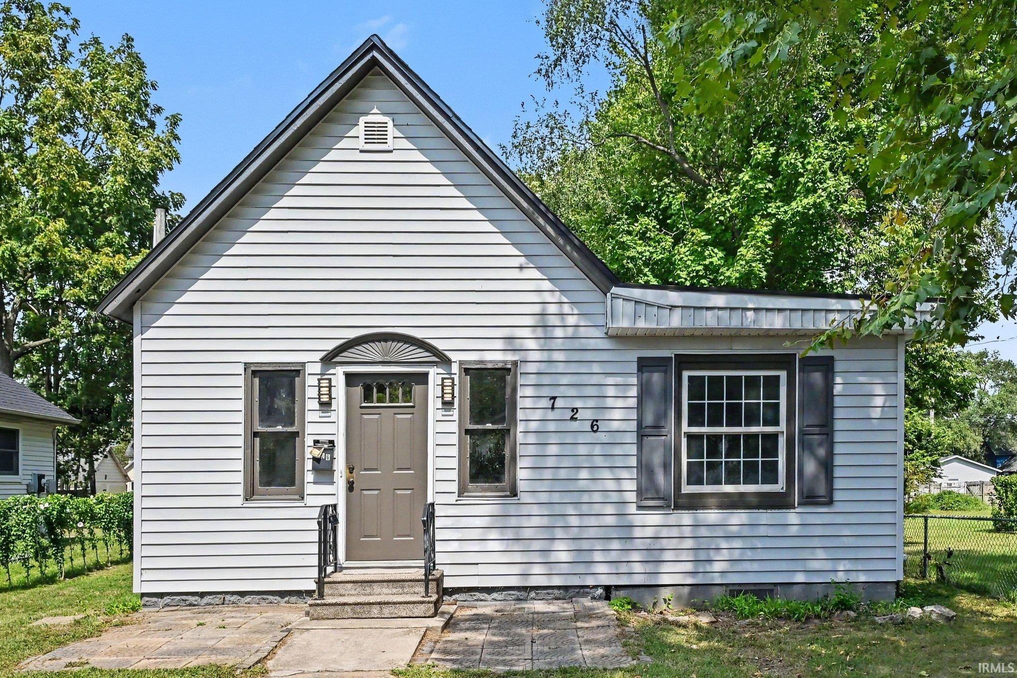 726 W Blaine Avenue Elkhart IN 46516