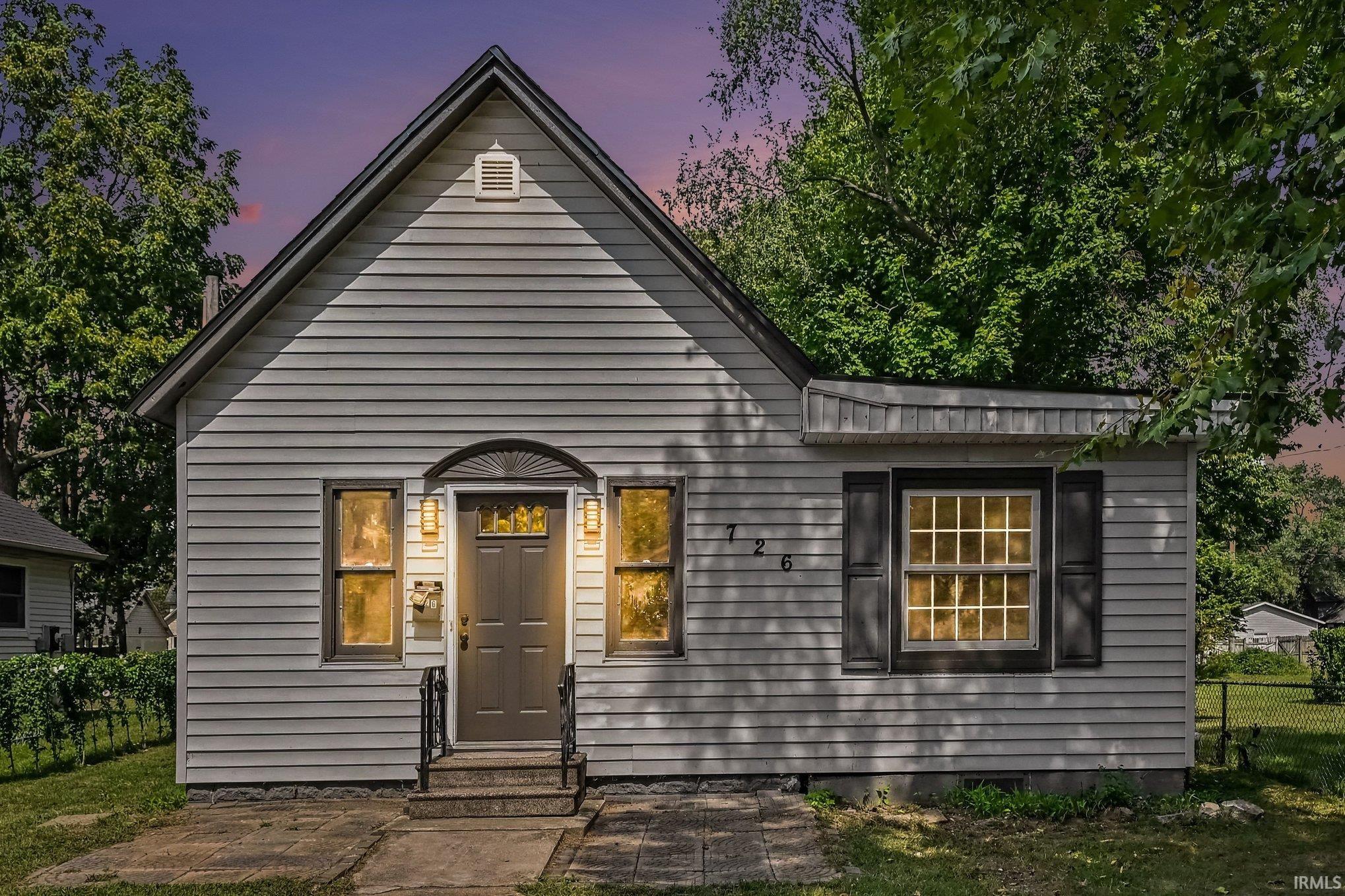 726 W Blaine Avenue Elkhart IN 46516