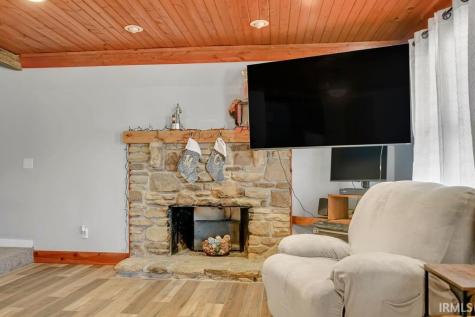 7318 N Red Hill Road Ellettsville IN 47429