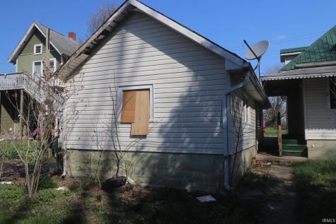 405 SW 3rd Street Loogootee IN 47553