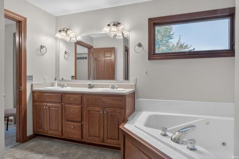 2212 Blue Harbor Drive Fort Wayne IN 46804