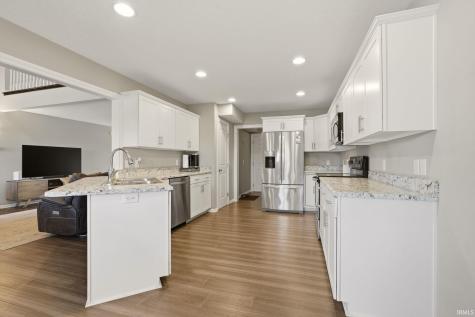 2113 Meadowsweet Parkway Fort Wayne IN 46808