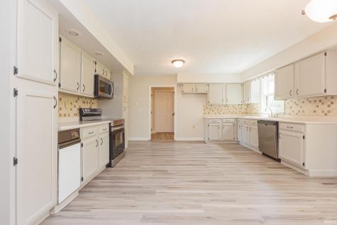 10810 N State Road 67 Albany IN 47320