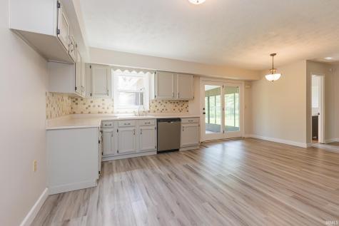 10810 N State Road 67 Albany IN 47320
