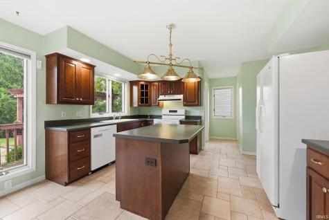 9710 Red Twig Place Fort Wayne IN 46804