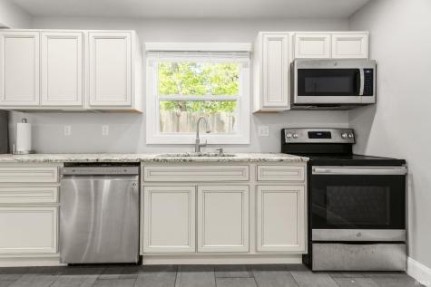 19613 Oakdale Avenue South Bend IN 46637