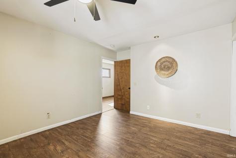 9796 N Hiawatha Lane Syracuse IN 46567