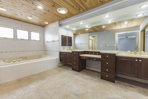 0727 S County Road 100 W Hartford City IN 47348