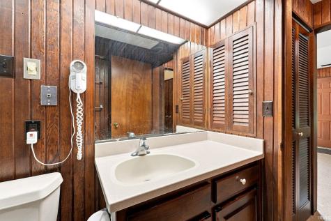4523 Maples Road Fort Wayne IN 46816