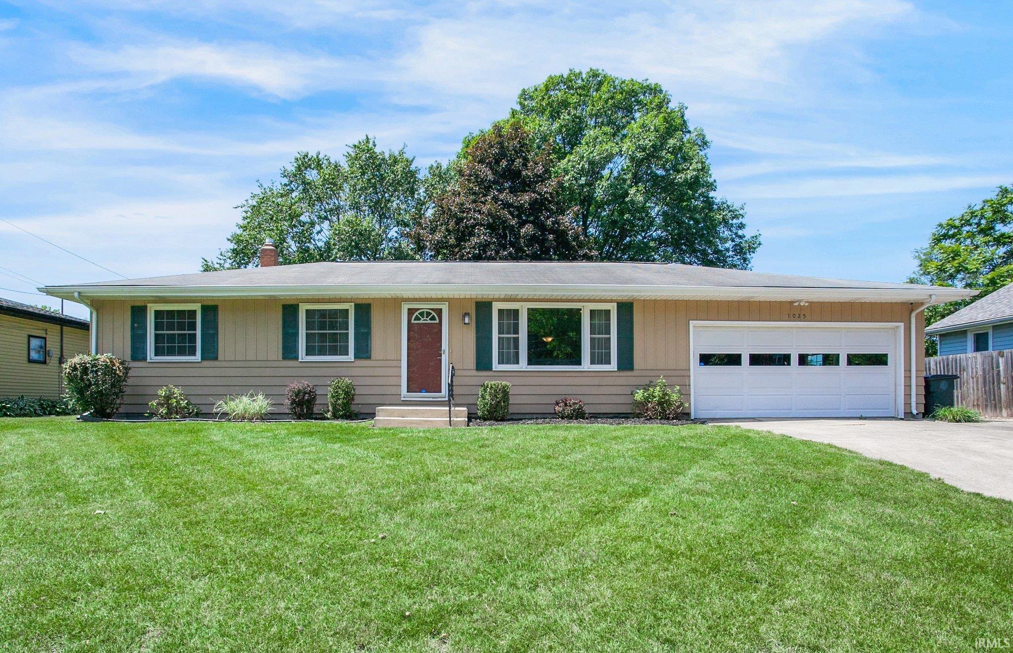1025 N Twyckenham Drive South Bend IN 46617