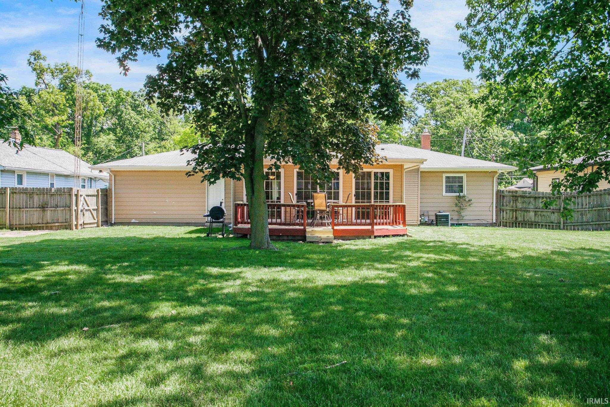 1025 N Twyckenham Drive South Bend IN 46617